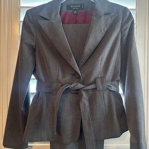 Signature Women's Charcoal Belted Blazer